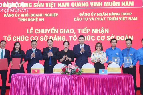 Bàn giao 4 cơ sở Đảng, Đoàn về Đảng bộ, tổ chức Đoàn của BIDV Việt Nam