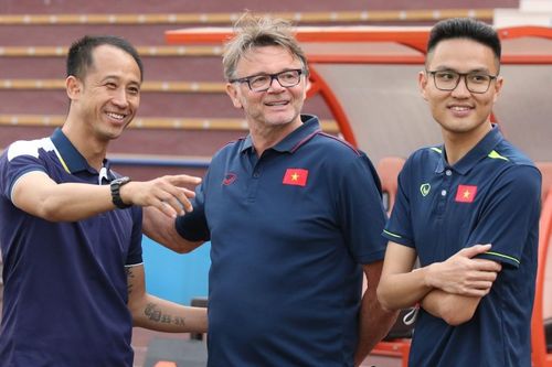 HLV Troussier và tỷ phú Thái Lan có chung tầm nhìn để dự World Cup 2026