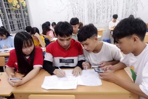 Xóa đói, giảm nghèo trong giáo dục cần hài hòa trong phát triển