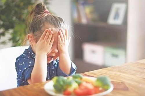 Sai lầm khi chăm trẻ biếng ăn
