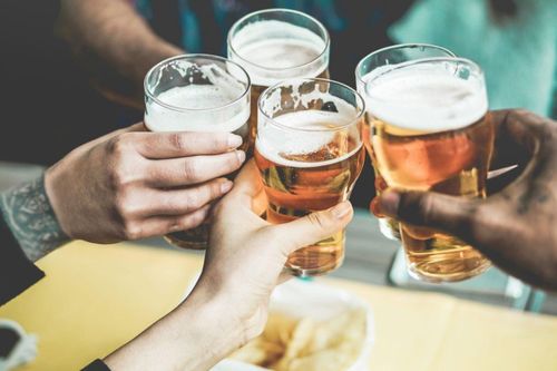 Tác hại khôn lường khi uống bia hàng ngày
