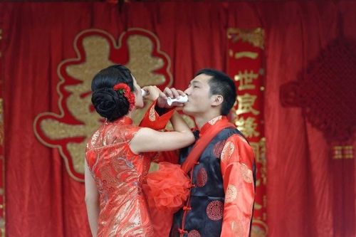 Tìm mọi cách để người trẻ kết hôn ở Trung Quốc