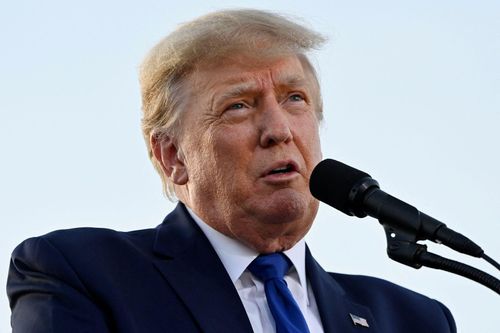 Nhiều món quà cho ông Trump mất tích bí ẩn