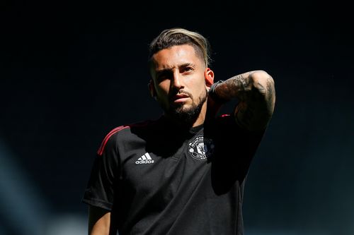 CĐV lo Alex Telles sẽ khiến MU ôm hận