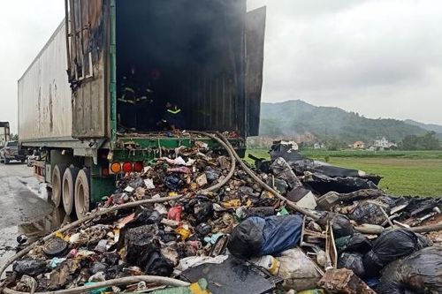Thanh Hóa: Cháy xe container trên quốc lộ 1A