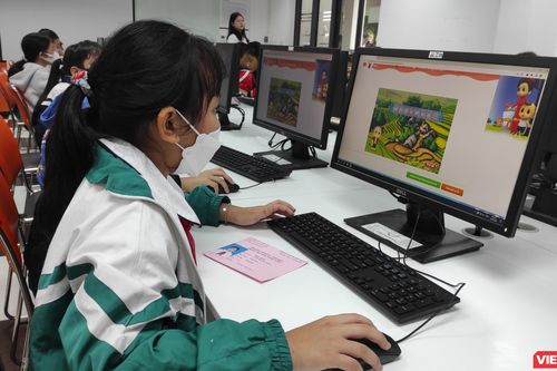 Hà Nội: Hơn 1.500 học sinh tham gia kì thi Hội của sân chơi trực tuyến Trạng Nguyên tiếng Việt