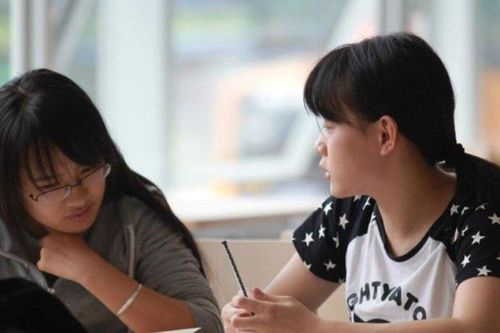 Con thi trượt, mẹ òa khóc sau khi biết nguyên nhân