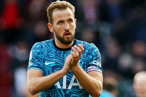 Tottenham lỡ cơ hội vượt Man United