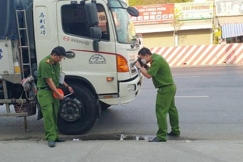 Nam thanh niên thiệt mạng khi tông vào đuôi xe tải