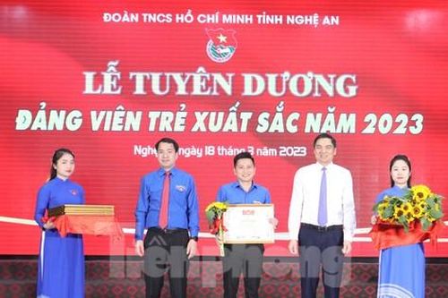 Tỉnh Đoàn Nghệ An tuyên dương đảng viên trẻ xuất sắc