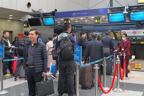 Chuyến bay chở khách thường lệ đầu tiên từ Bắc Kinh - Trung Quốc tới Hà Nội sau 3 năm