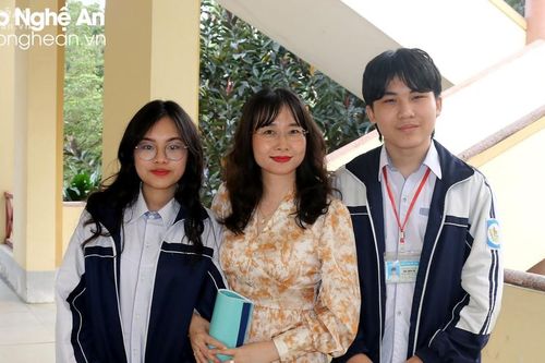 Bí quyết chinh phục giải Nhất Tiếng Anh quốc gia của 2 học sinh xứ Nghệ