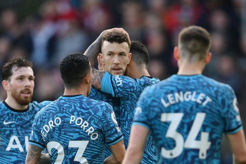 Premier League: Tottenham và Chelsea cùng đánh rơi chiến thắng