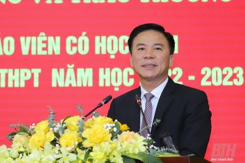 Chăm lo nhiều hơn nữa đến sự nghiệp giáo dục, tạo điều kiện tốt hơn, đầy đủ hơn cho việc học tập, rèn luyện và phấn đấu của con em chúng ta (*)