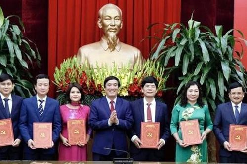 Phú Thọ: Công bố các nghị quyết, quyết định về công tác cán bộ