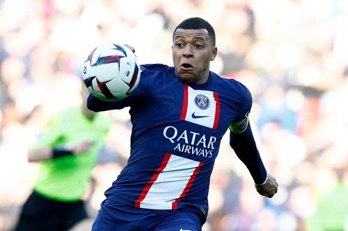 Mbappe phung phí cơ hội trong trận thua 0-2 của PSG