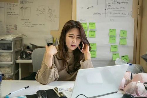 Chính quyền Hàn Quốc muốn tăng giờ làm việc, còn người dân thì không