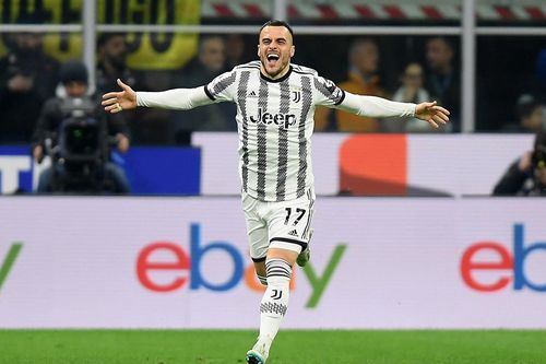 Đả bại Inter, Juventus đua top 4
