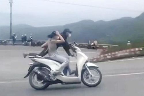 Danh tính cặp nam nữ đi SH 'làm xiếc' tại khúc cua nguy hiểm trên đèo Hải Vân