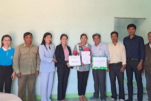 Lâm Đồng: Trao 2 căn nhà đại đoàn kết cho hộ nghèo DTTS