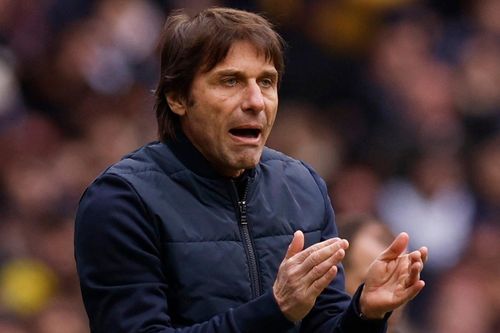 Tottenham xem xét sa thải HLV Conte
