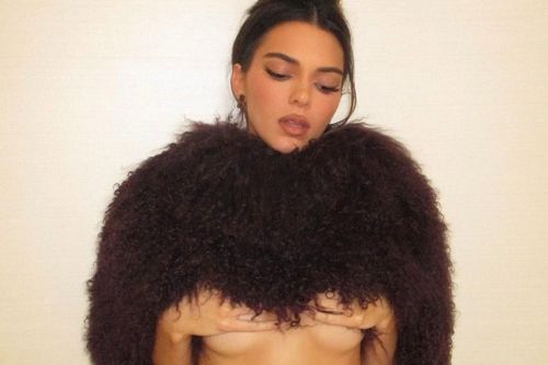 Siêu mẫu Kendall Jenner bất ổn