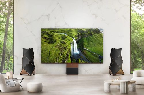 TV 136 inch, giá 8,6 tỷ đồng tại Việt Nam