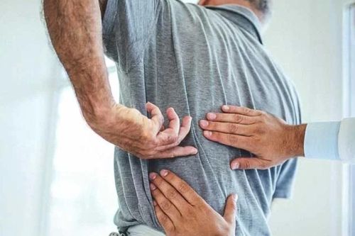Người đàn ông phát hiện ung thư gan từ dấu hiệu ở hạ sườn phải