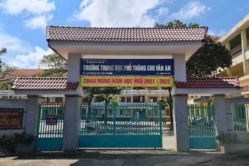Nhiều cán bộ, giáo viên trường học dùng lời lẽ phản cảm trên facebook