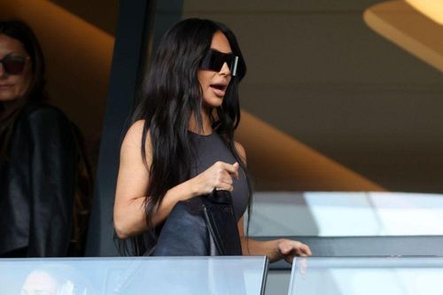 Thói đổ lỗi trong vụ Kim Kardashian gây xui xẻo cho Arsenal và PSG