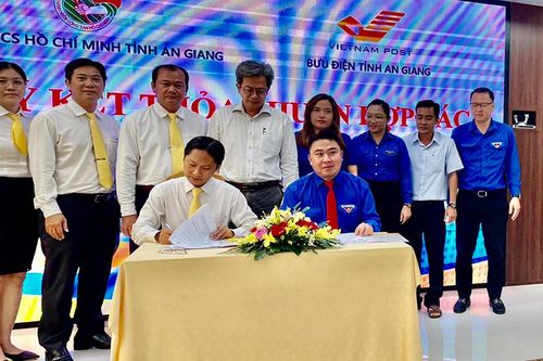 Bưu điện An Giang và Tỉnh đoàn An Giang ký kết Chương trình hợp tác hướng dẫn kỹ năng kinh doanh trong thời đại chuyển đổi số