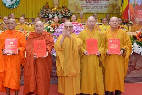 Lễ trao quyết định nhân sự Ban Phật giáo Quốc tế và Kinh Tế-Tài chính T.Ư nhiệm kỳ 2022-2027