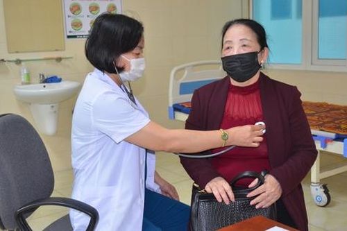 TP Vinh: Gỡ nút thắt để Trạm y tế xã phường 'níu' chân người bệnh