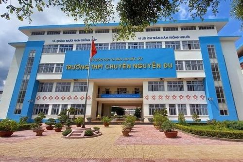 Yêu cầu xác minh clip nhạy cảm của 2 học sinh trường chuyên