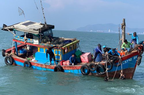 Lật tàu đánh cá trên biển Cần Giờ, một người chết