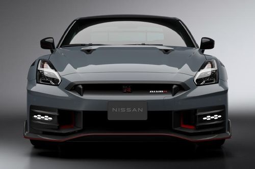 Nissan GT-R 2024 có giá khởi điểm gần 105.000 USD