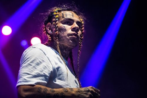 Rapper Mỹ bị đánh đập dã man ở phòng gym