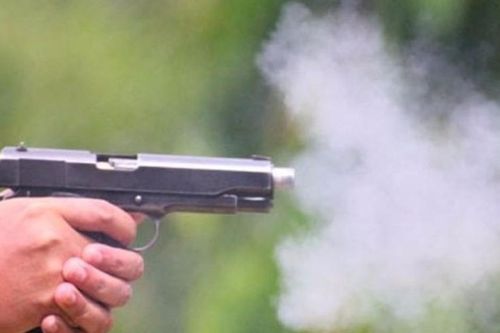 Điều tra vụ thanh niên tự lấy súng 'biểu diễn' bắn vào... đầu mình