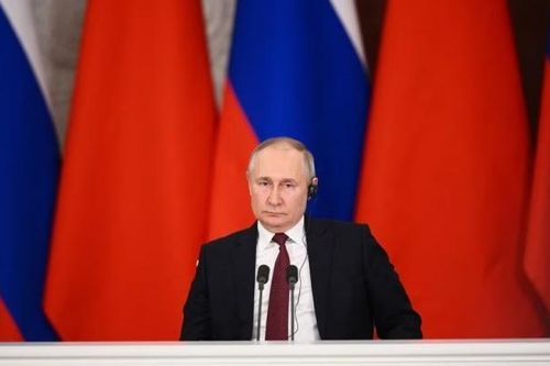 Ông Putin chỉ trích Vương quốc Anh gửi đạn 'có thành phần hạt nhân' cho Ukraine