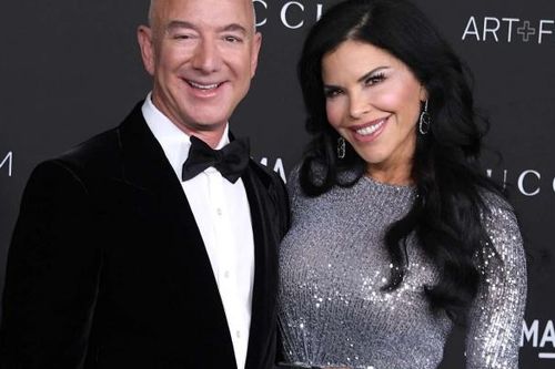 Bạn gái tỷ phú Jeff Bezos chi cả triệu USD làm phim