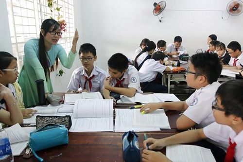 Đề xuất chính phủ giữ nguyên tuổi nghỉ hưu của giáo viên: Người trong cuộc nói gì?