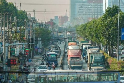 Tiềm ẩn nguy cơ tai nạn ở nút giao thông ba tầng ngã tư An Sương