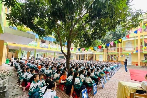 Thực hư thông tin 'người lạ mặt dụ dỗ, bắt cóc học sinh' ở TP Vinh