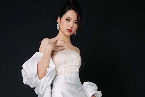 Người mẫu Uyên Nhi hồi hộp khi diễn mở màn show thời trang