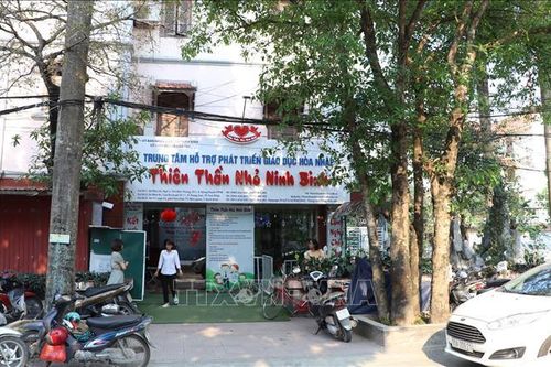 Xử lý nghiêm một giáo viên có hành động không chuẩn mực