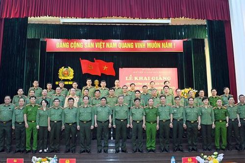 Vận dụng kiến thức được bồi dưỡng để nâng cao hiệu quả các mặt công tác công an tại đơn vị, địa phương