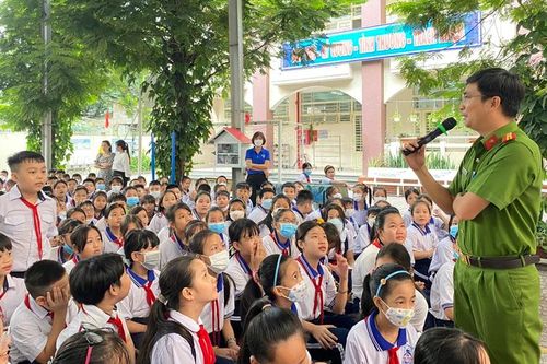 Tích hợp nội dung giáo dục phòng, chống ma túy trong chương trình chính khóa