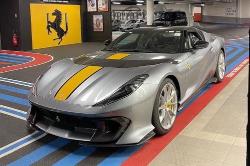Chiếc Ferrari 812 Competizione A đầu tiên đã tới tay khách hàng