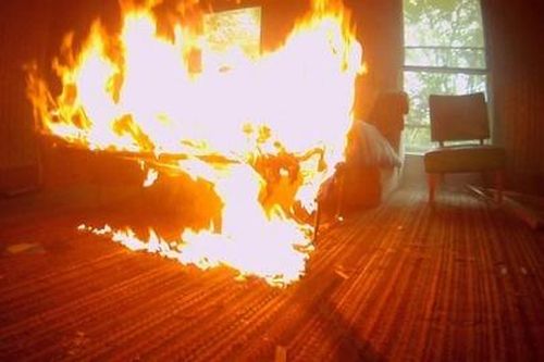 Cháy nhà ở TP.HCM, cô gái 18 tuổi tử vong