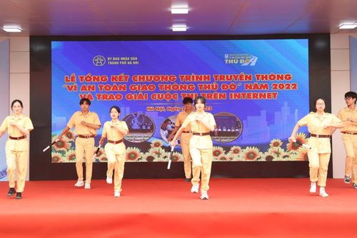 Ấn tượng Lễ tổng kết Chương trình truyền thông 'Vì ATGT Thủ đô' năm 2022